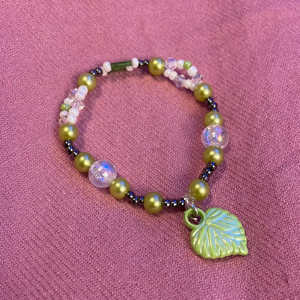 Handmade Jewelry Children’s Elastic Bracelet w Faux Pearls, Metal, & Glass Beads